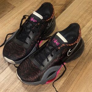 Nike Women's Black and Pink Sneakers
